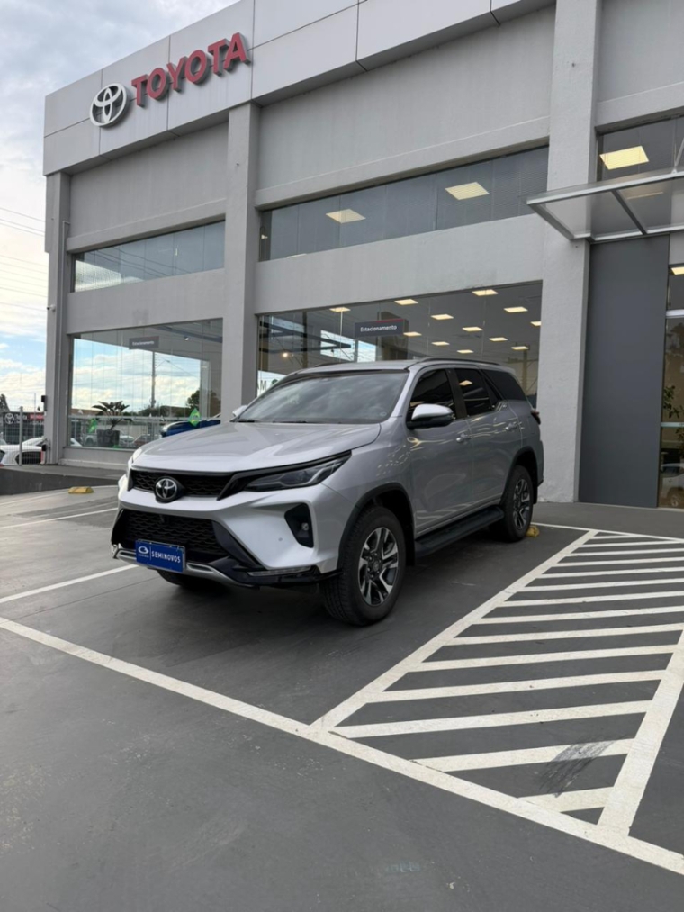 toyota hilux sw4 2.8 d-4d turbo diesel srx platinum 7l 4x4 automatico 4p 20250