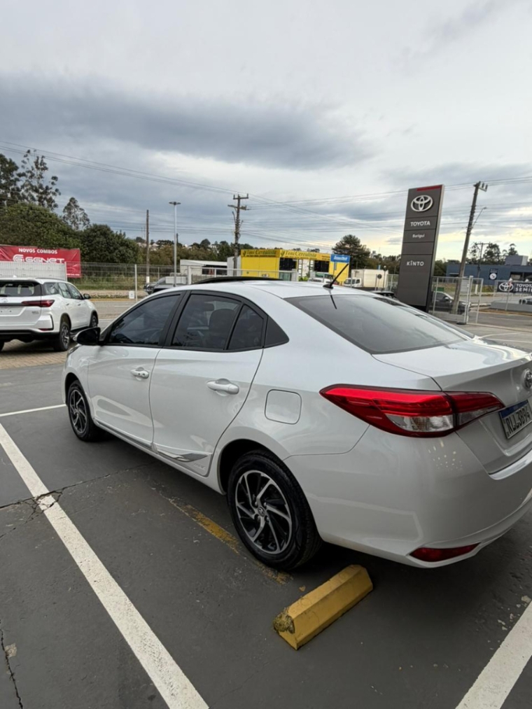 toyota yaris 1.5 16v flex sedan xls connect multidrive 4p automatico 20233