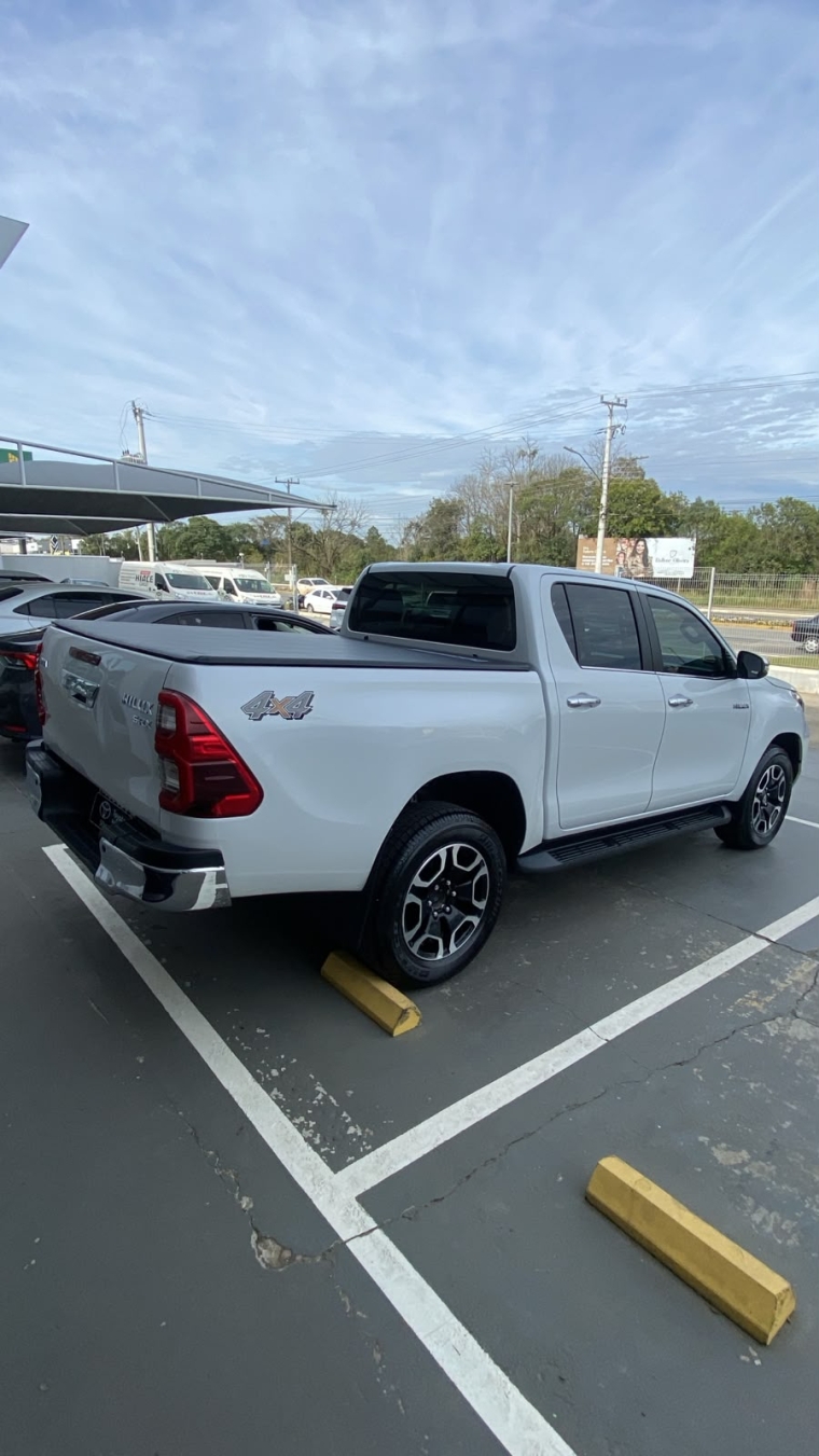 toyota hilux 2.8 d-4d turbo diesel cd srx 4x4 automatico 4p 20252