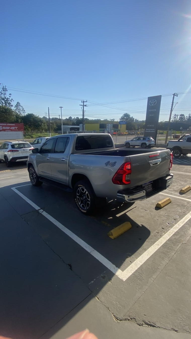 toyota hilux 2.8 d-4d turbo diesel cd srv 4x4 automatico 4p 20243