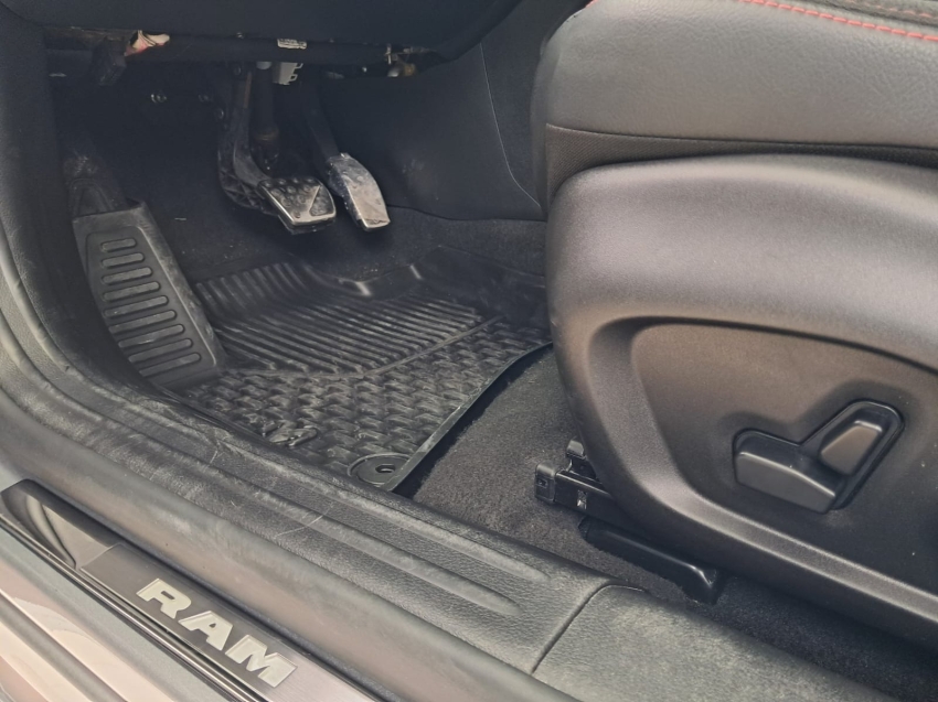 ram rampage 2.0 turbo flex r/t 4x4 automatico gasolina 4p 202622