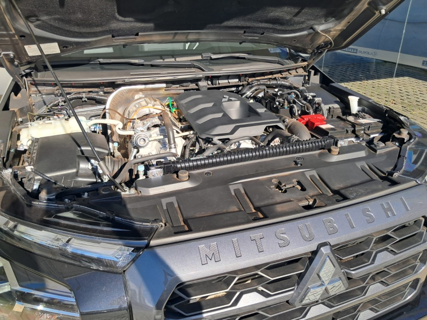 mitsubishi triton 2.4 biturbo diesel cd katana 4x4 automatico 4p 202618