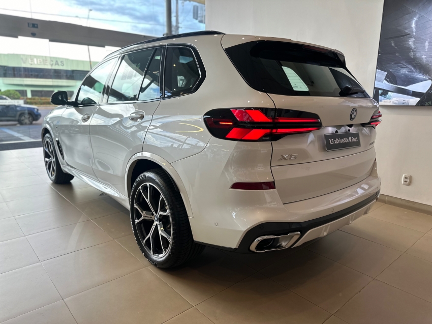 bmw x5 3.0 i6 turbo hibrido xdrive50e m sport automatico 2.9 4p 202516