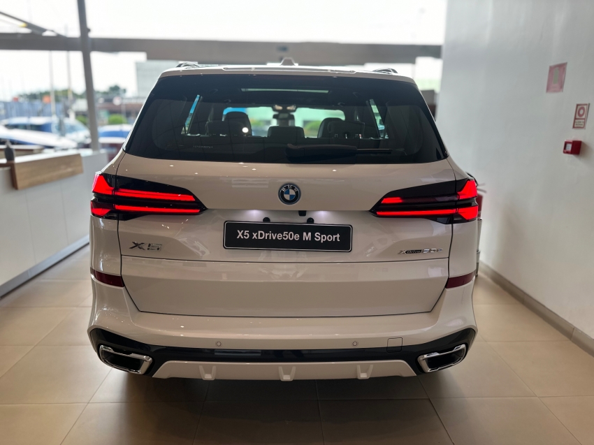 bmw x5 3.0 i6 turbo hibrido xdrive50e m sport automatico 2.9 4p 202519