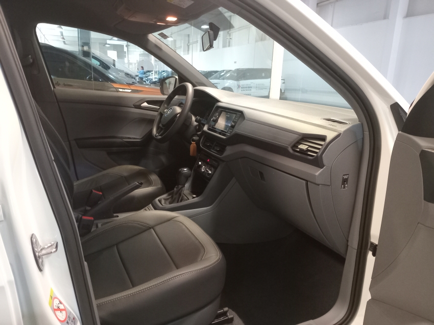 volkswagen t-cross 1.0 200 tsi total flex sense automatico 4p 2020 volkswagen t-cross 1.0 200 tsi total flex sense automatico 4p 2020
