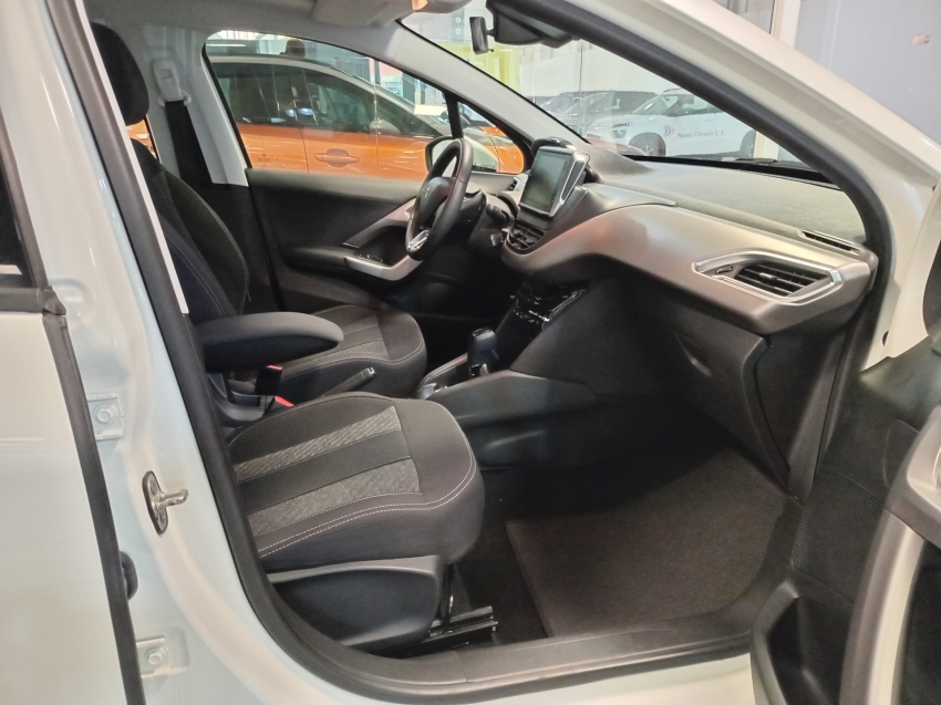 peugeot 208 1.6 griffe 16v flex 4p automatico 2019 peugeot 208 1.6 griffe 16v flex 4p automatico 2019