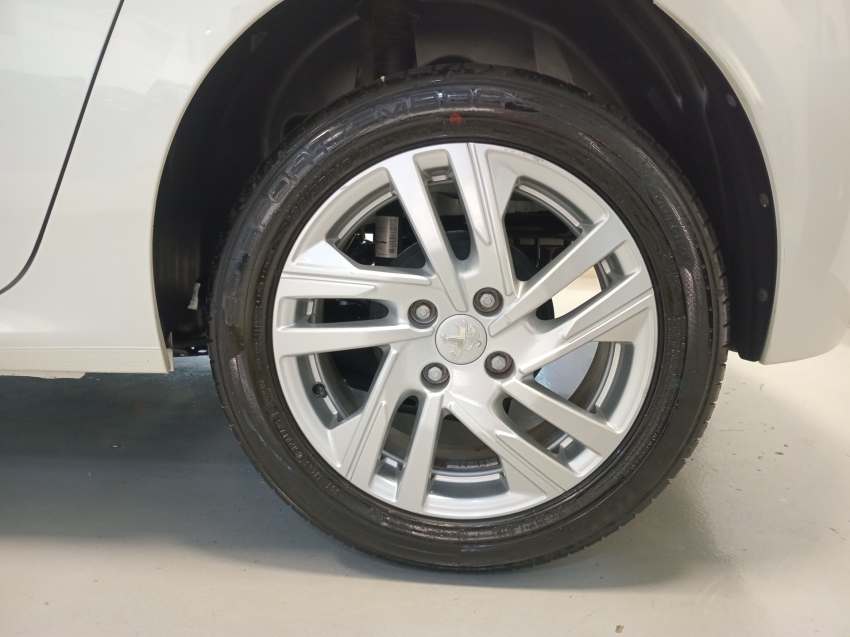 peugeot 208 1.6 16v flex active at6 4p automatico 202215