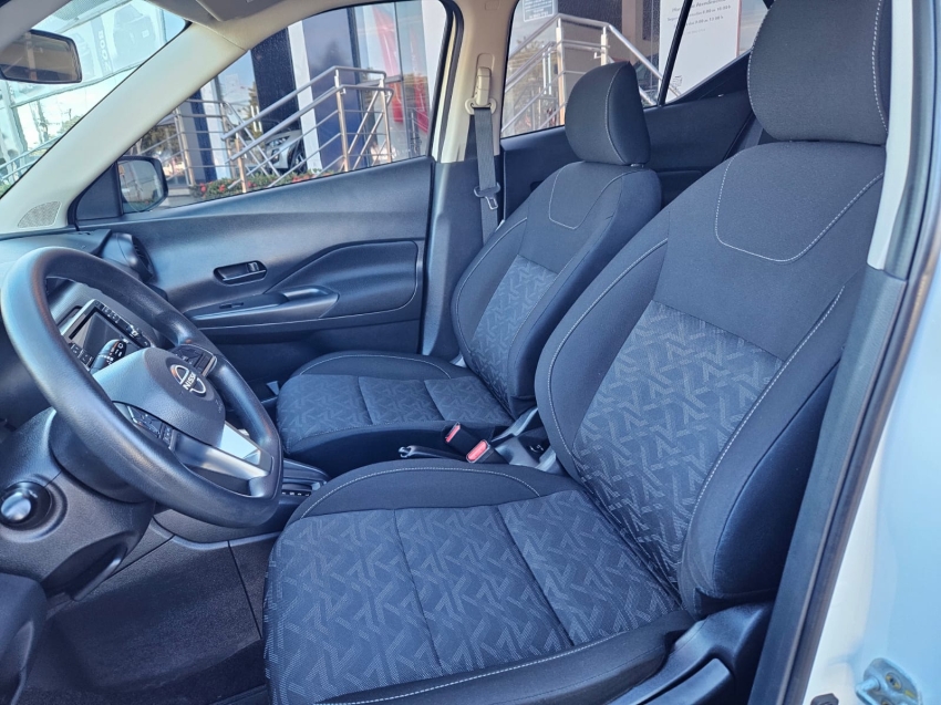 nissan kicks active5