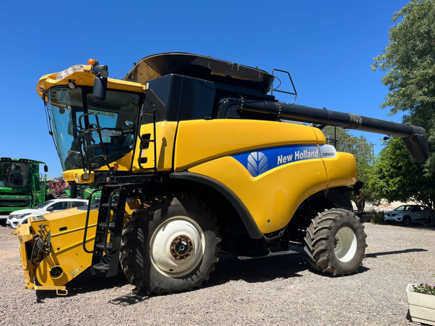 new holland colheitadeira cr 9060 cr-9060 / 35p diesel automatico 2013 new holland colheitadeira cr 9060 cr-9060 / 35p diesel automatico 2013
