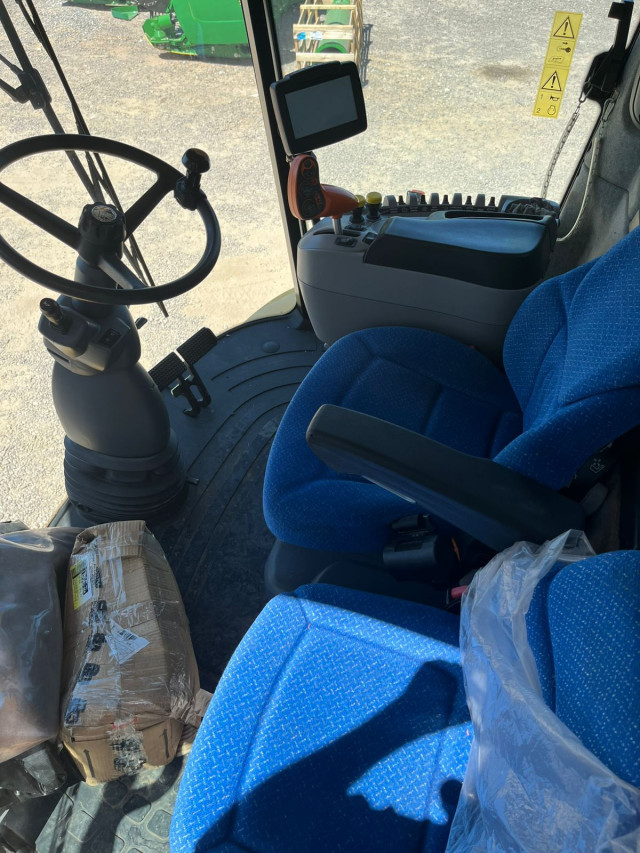 new holland colheitadeira cr 9060 cr-9060 / 35p diesel automatico 2013