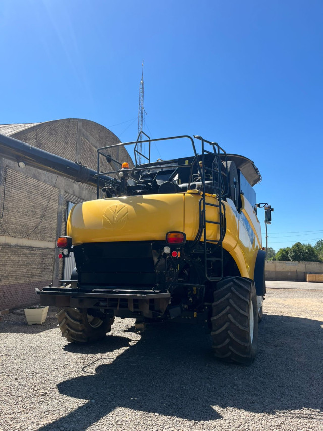 new holland colheitadeira cr 9060 cr-9060 / 35p diesel automatico 2013