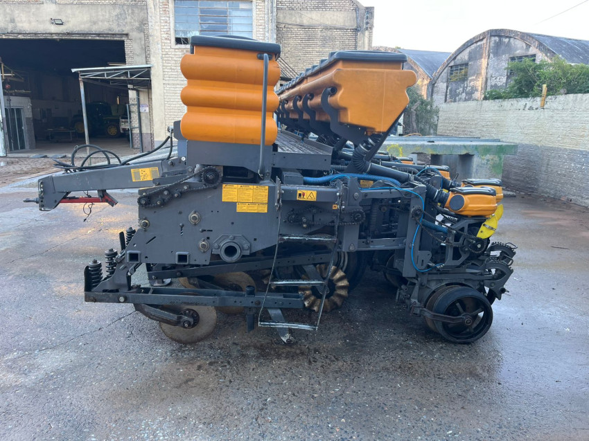 valtra plantadeira hitech bp 1307 - bp1307 diesel automatico 2017
