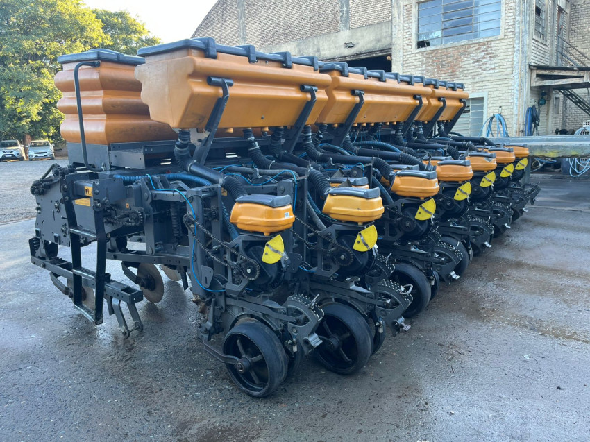 valtra plantadeira hitech bp 1307 - bp1307 diesel automatico 2017