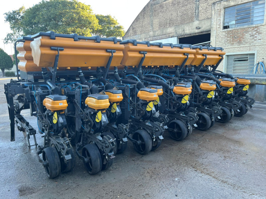 valtra plantadeira hitech bp 1307 - bp1307 diesel automatico 2017
