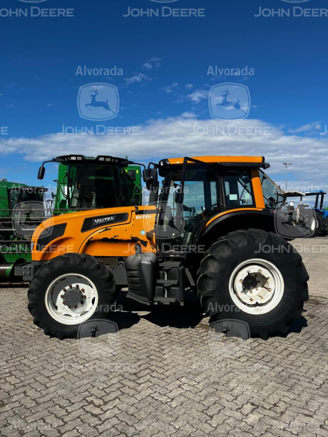 PEL_00034 - Trator mod. BH 135I - Ano 20141