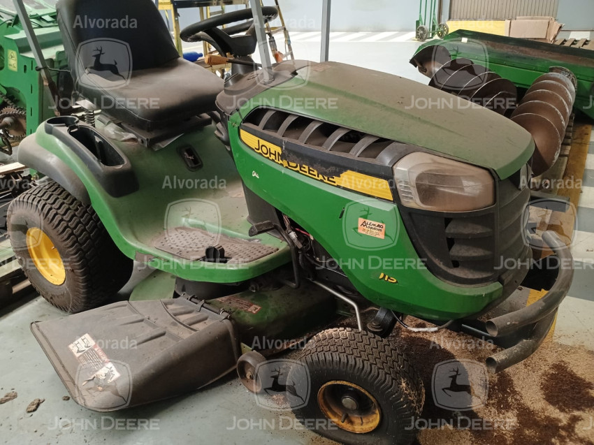 SBO_00022 - Trator de Jardin mod. D130 - Ano 20151