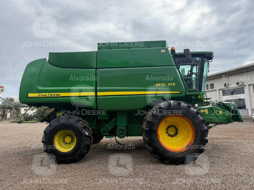 SBO_00025 - Colheitadeira mod. 9570 / Plataforma 622R / 625F - Ano 20130