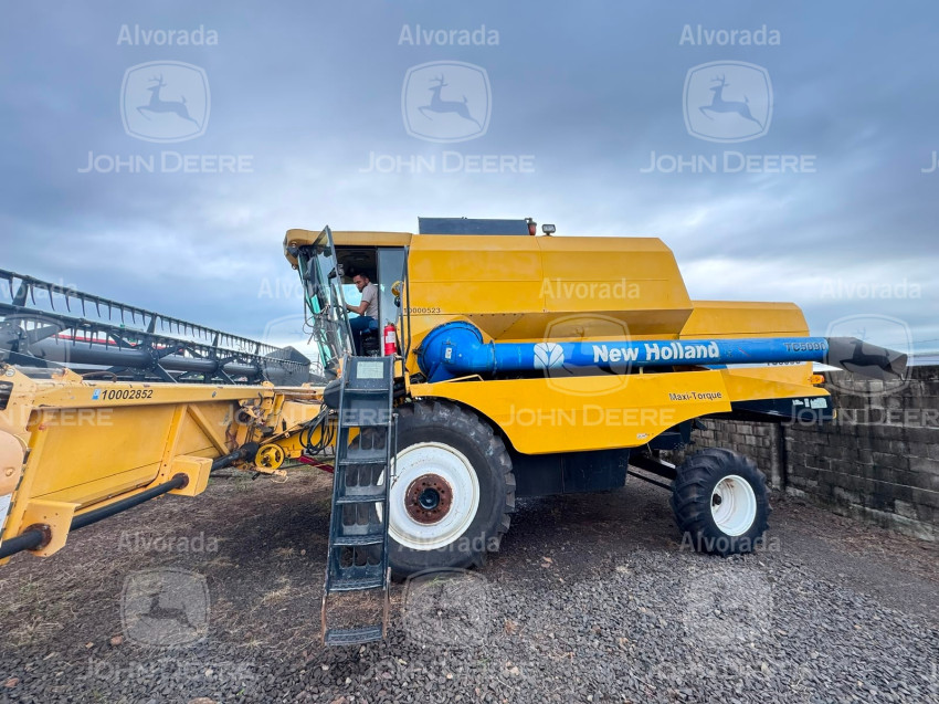 SLG_00011 - Colheitaderia mod. TC 5090 / Plataforma 25F - Ano 20117