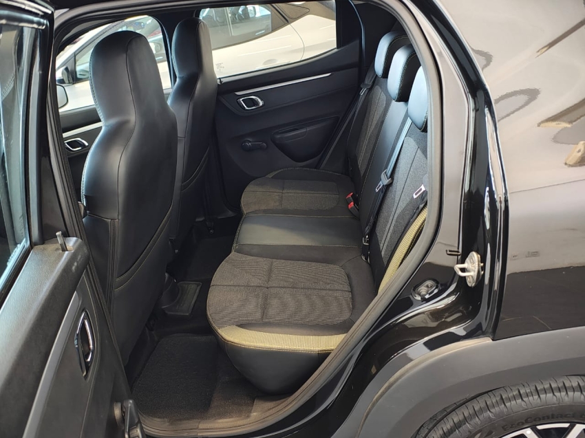 renault kwid 1.0 12v sce flex outsider manual 4p 2025