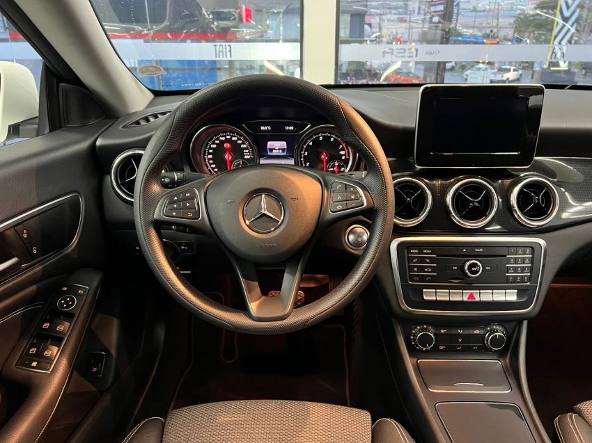 mercedes-benz cla 180 1.6 cgi gasolina 7g-dct 5p automatico 2019
