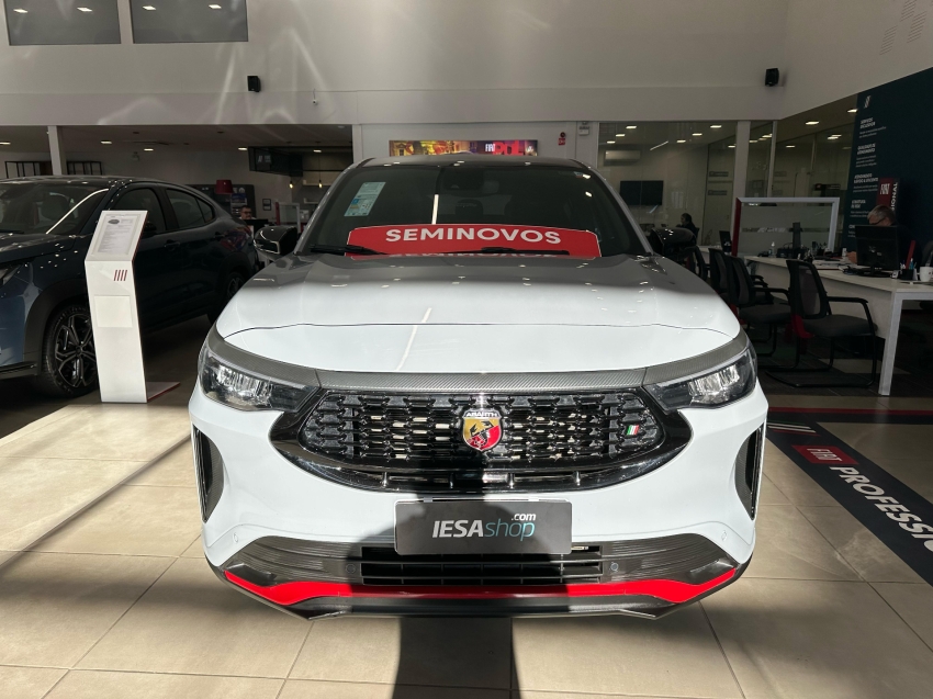 fiat fastback 1.3 turbo 270 flex abarth at6 2025