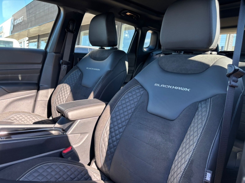 jeep compass 2.0 hurricane 4 turbo gasolina blackhawk at9 4p automatico 2025