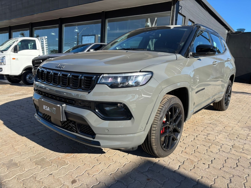 jeep compass 2.0 hurricane 4 turbo gasolina blackhawk at9 4p automatico 2025