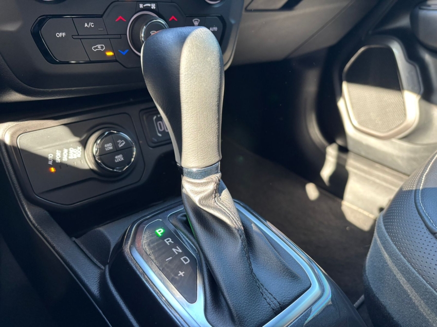 jeep renegade 1.3 t270 turbo flex s 4x4 at9 5p automatico 2024