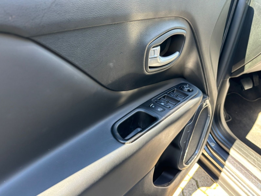 jeep renegade 1.3 t270 turbo flex s 4x4 at9 5p automatico 2024