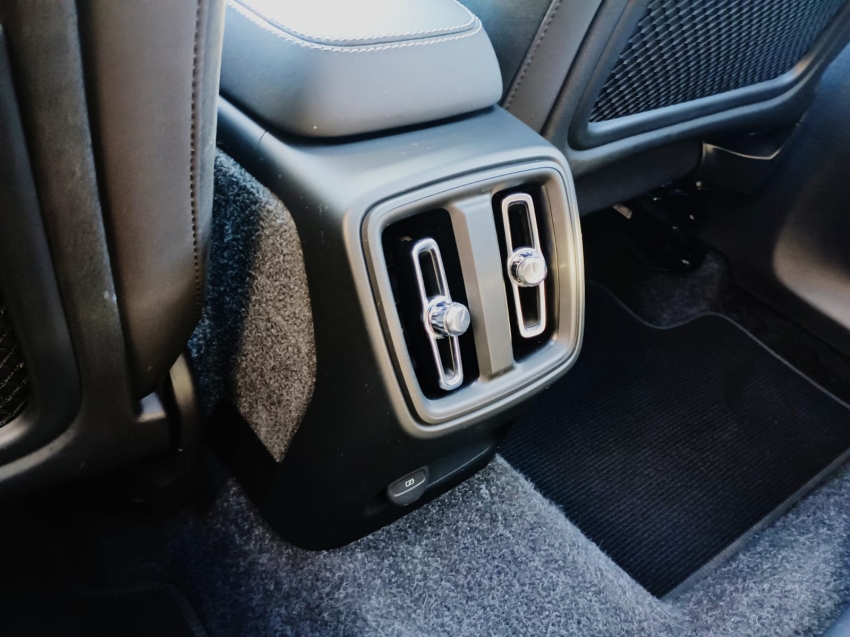 volvo xc40 p6 recharge electric plus 1.1 eletrico 5p automatico 2024