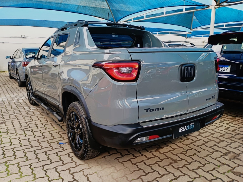 fiat toro 2.0 16v turbo diesel ultra 4wd at9 4p automatico 2023