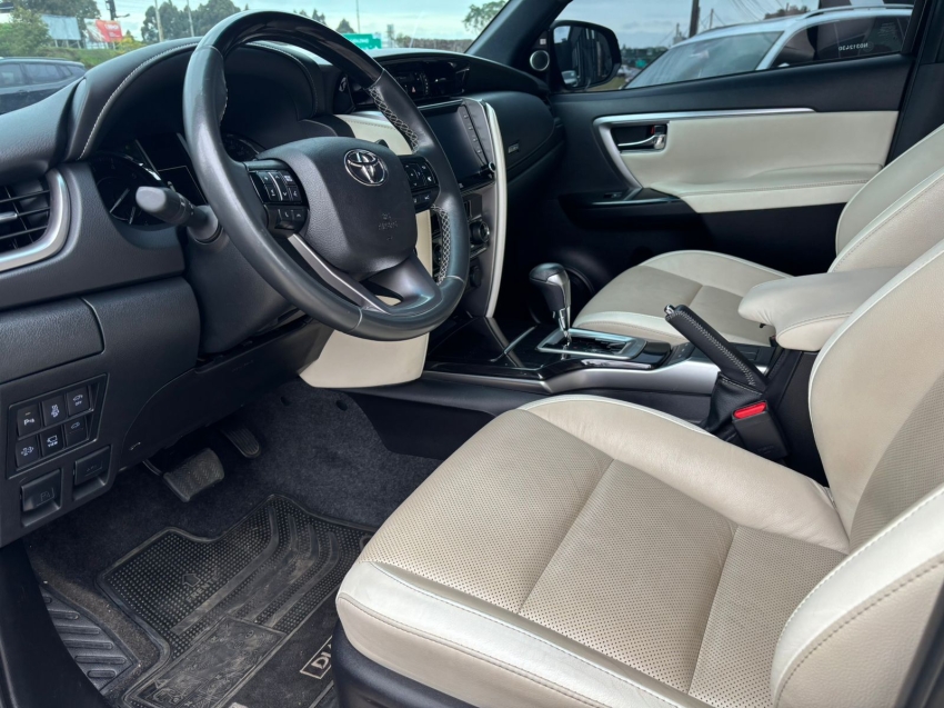 toyota hilux 2.8 d-4d turbo diesel cd srx limited 4x4 automatico 4p 2022
