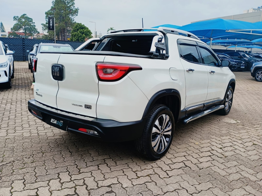 fiat toro 1.3 turbo 270 flex volcano at6 4p automatico 2025