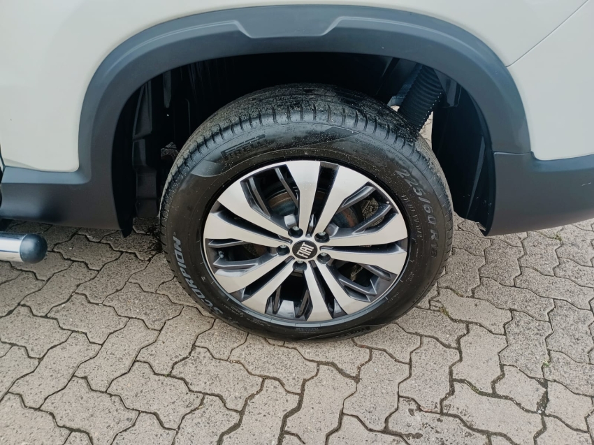 fiat toro 1.3 turbo 270 flex volcano at6 4p automatico 2025