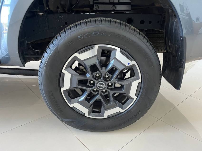 nissan frontier 2.3 16v turbo diesel platinum cd 4x4 automatico 5.7 4p 2025