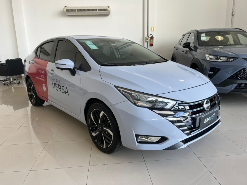 nissan versa 1.6 16v flex exclusive xtronic 3.9 4p automatico 2025