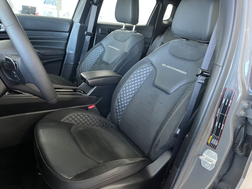 jeep compass 2.0 hurricane 4 turbo gasolina blackhawk at9 1.9 4p automatico 2025