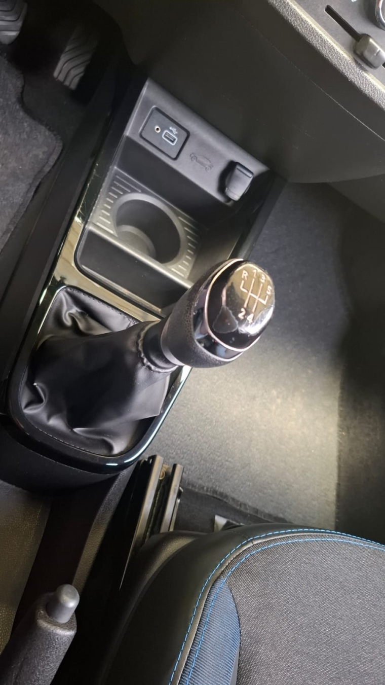 renault kwid 1.0 12v sce flex intense manual 4p 2023