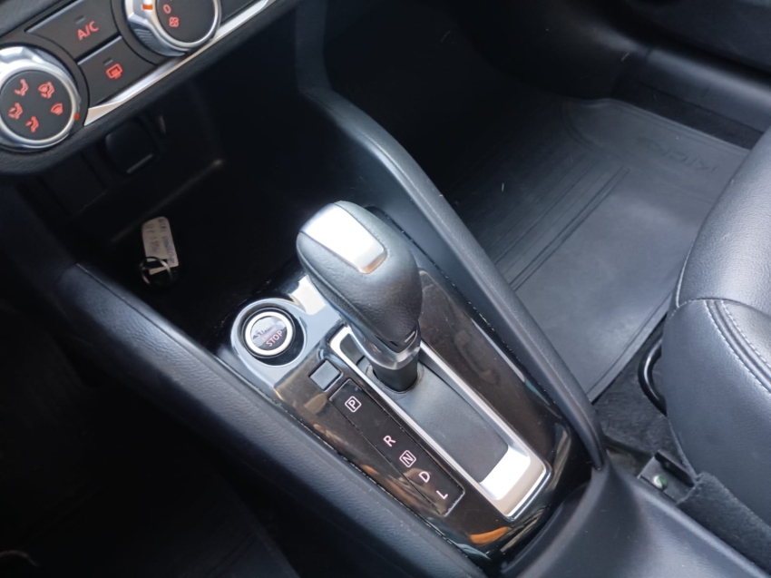 nissan kicks 1.6 16v flexstart sv 4p xtronic flex 5p automatico 2020