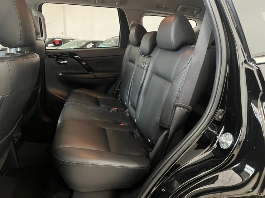 mitsubishi pajero sport 2.4 16v mivec turbo diesel legend black awd automatico 5p 2024
