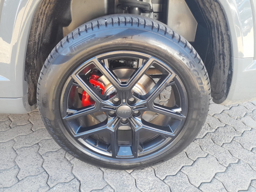 jeep commander 2.0 hurricane 4 turbo gasolina blackhawk at9 4.9 4p automatico 2025