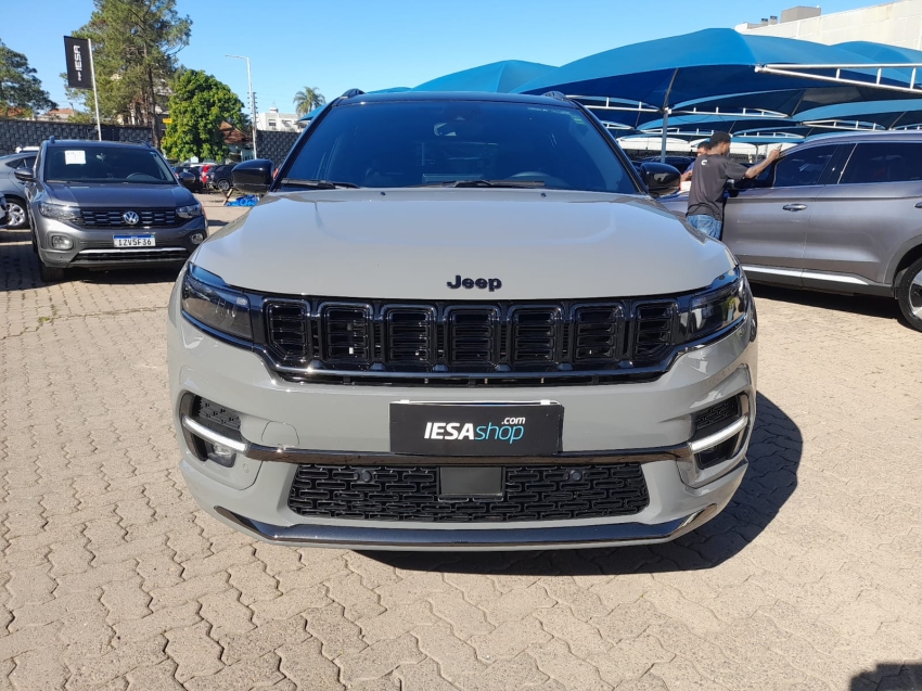 jeep commander 2.0 hurricane 4 turbo gasolina blackhawk at9 4.9 4p automatico 2025