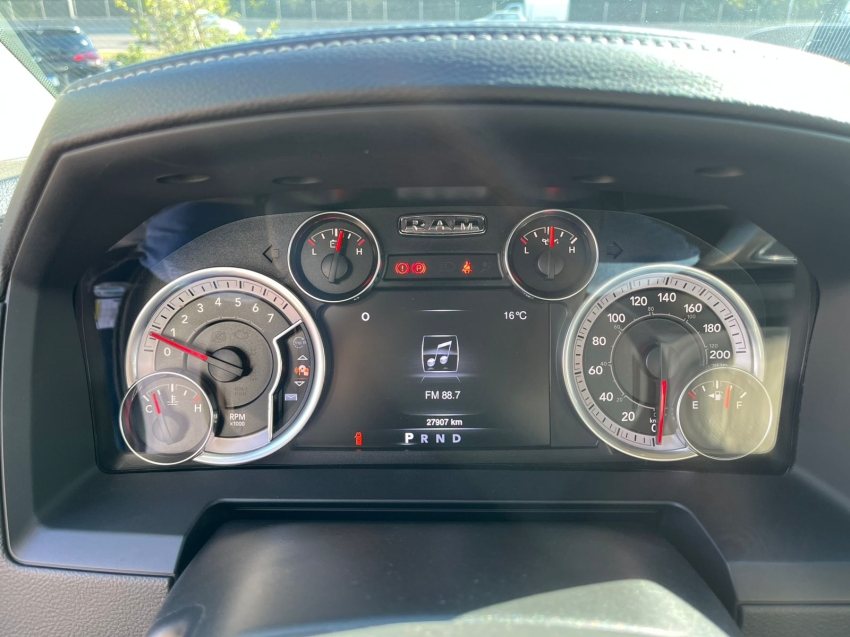 ram classic 5.7 v8 gasolina laramie cd 4x4 automatico 4p 2023
