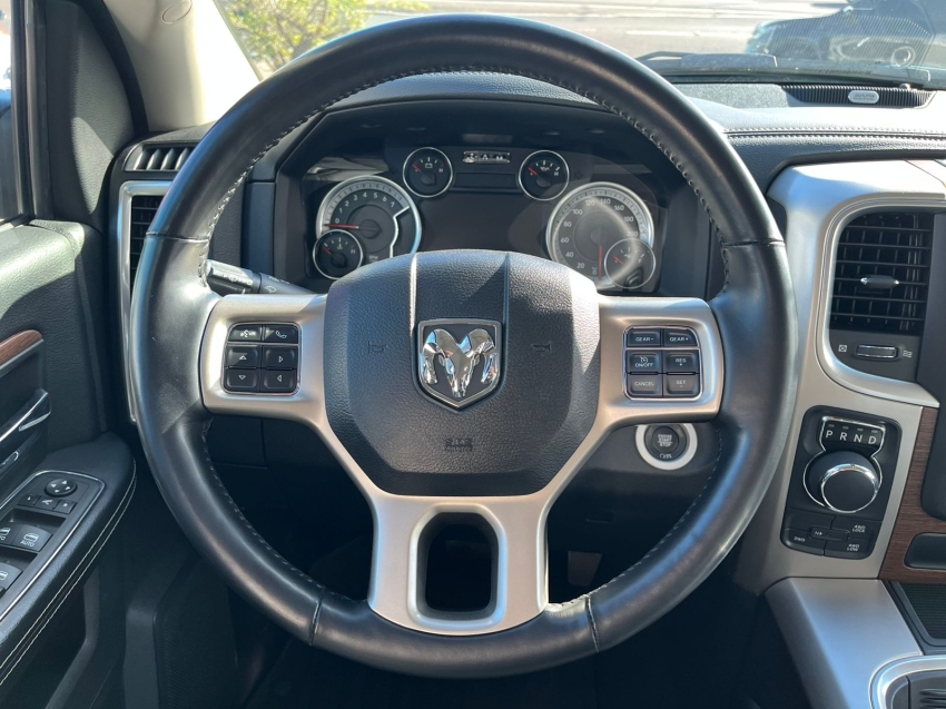 ram classic 5.7 v8 gasolina laramie cd 4x4 automatico 4p 2023