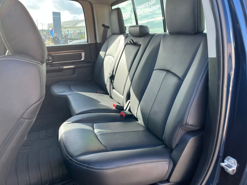 ram classic 5.7 v8 gasolina laramie cd 4x4 automatico 4p 2023