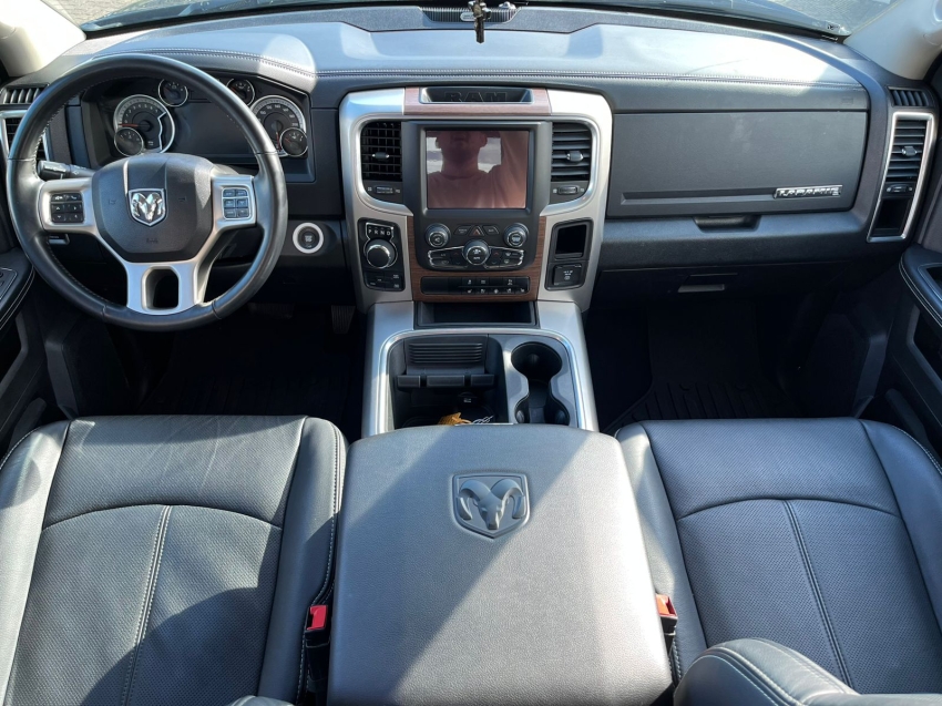 ram classic 5.7 v8 gasolina laramie cd 4x4 automatico 4p 2023