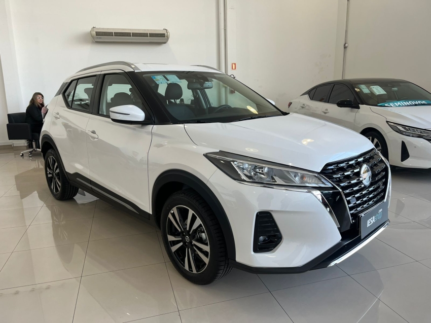 nissan kicks play 1.6 16v flexstart advance plus xtronic 3.9 flex 4p automatico 2025