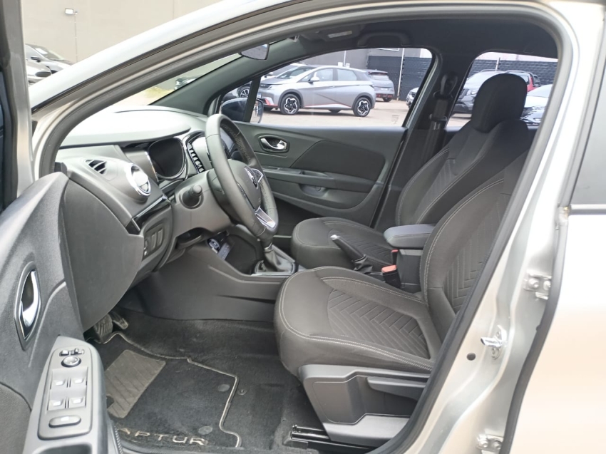 renault captur 1.3 tce flex zen x-tronic 5p automatico 2022