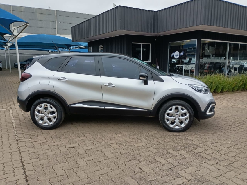 renault captur 1.3 tce flex zen x-tronic 5p automatico 2022
