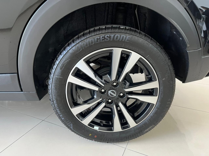 nissan kicks play 1.6 16v flexstart advance plus xtronic 3.9 flex 4p automatico 2025
